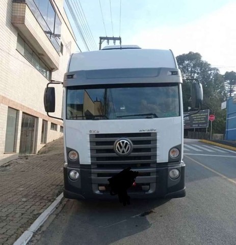 CAMINHÃO BRANCO DA VOLKSWAGEN