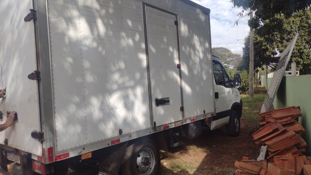 IVECO DAYLI VENDO OU TROCO