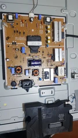 TV LG 49 UH 6500 ( peças ) - Foto 3