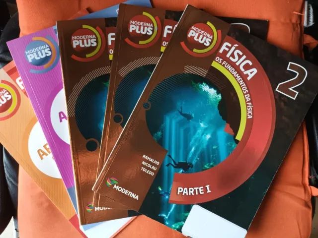 Livros de Física segundo ano Moderna Plus