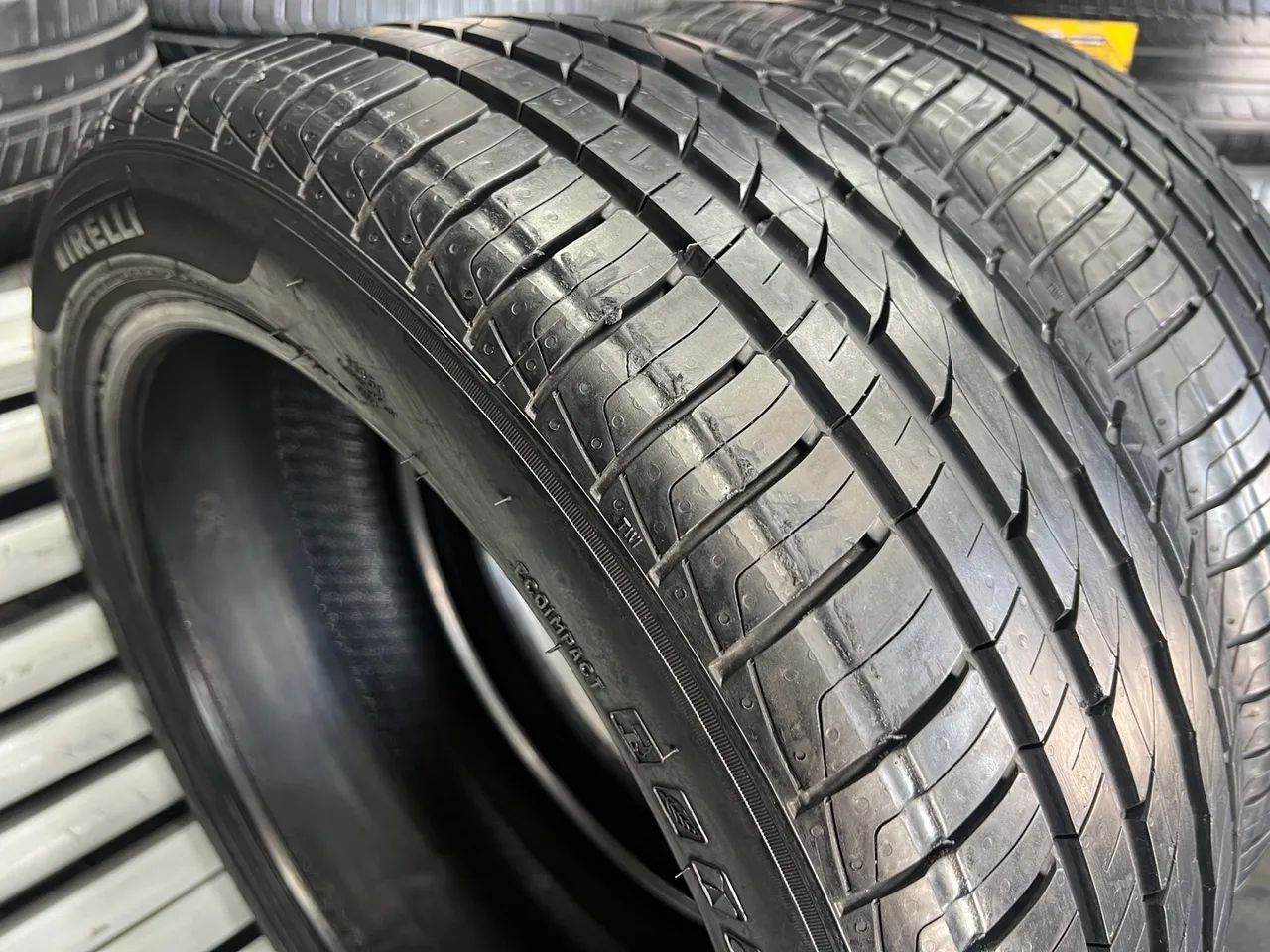 Par de Pneus 215/45/17 Pirelli R$849,00 / Pneu 215/45R17 - Foto 3