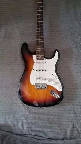 Guitarra Eagle Stratocaster