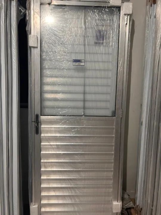 Porta alumino com vidro leia a descrição 