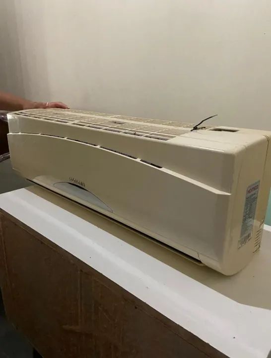Ar Condicionado Split 9000 BTUs - Usado - Semi-novo