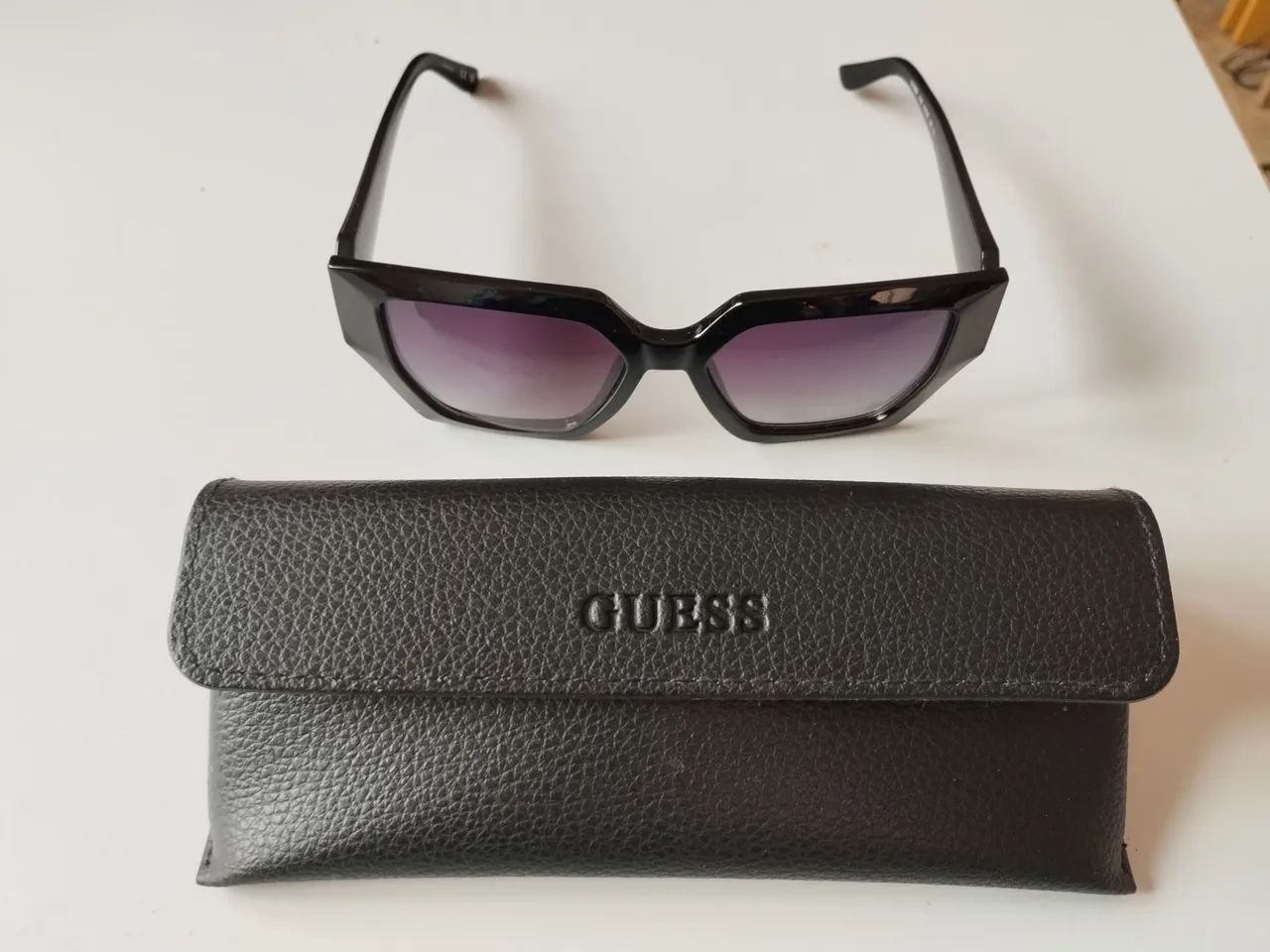 Óculos de Sol Guess Feminino - excelente estado  - Foto 3