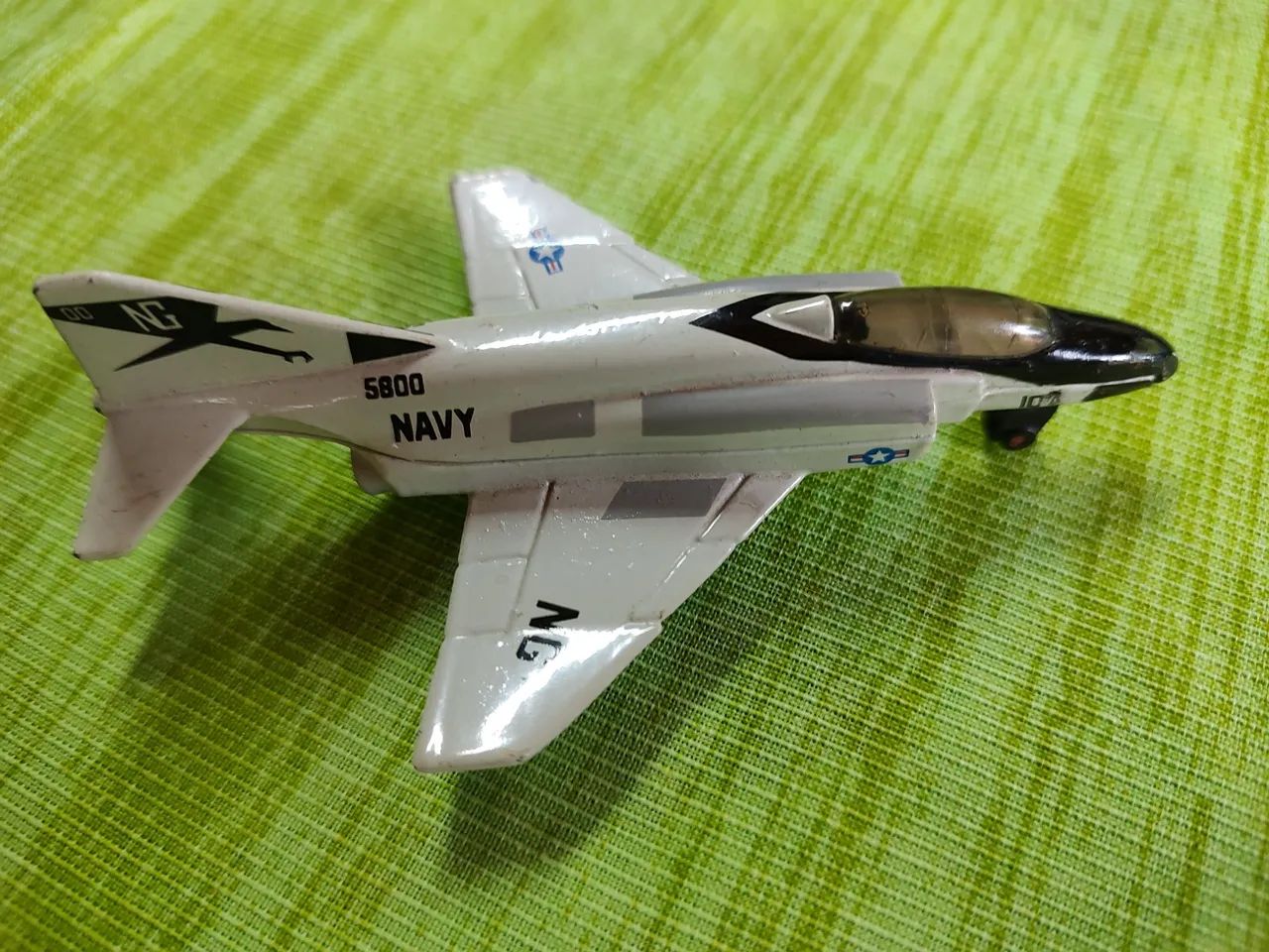 Avião miniatura F-4 Phantom - Coleção