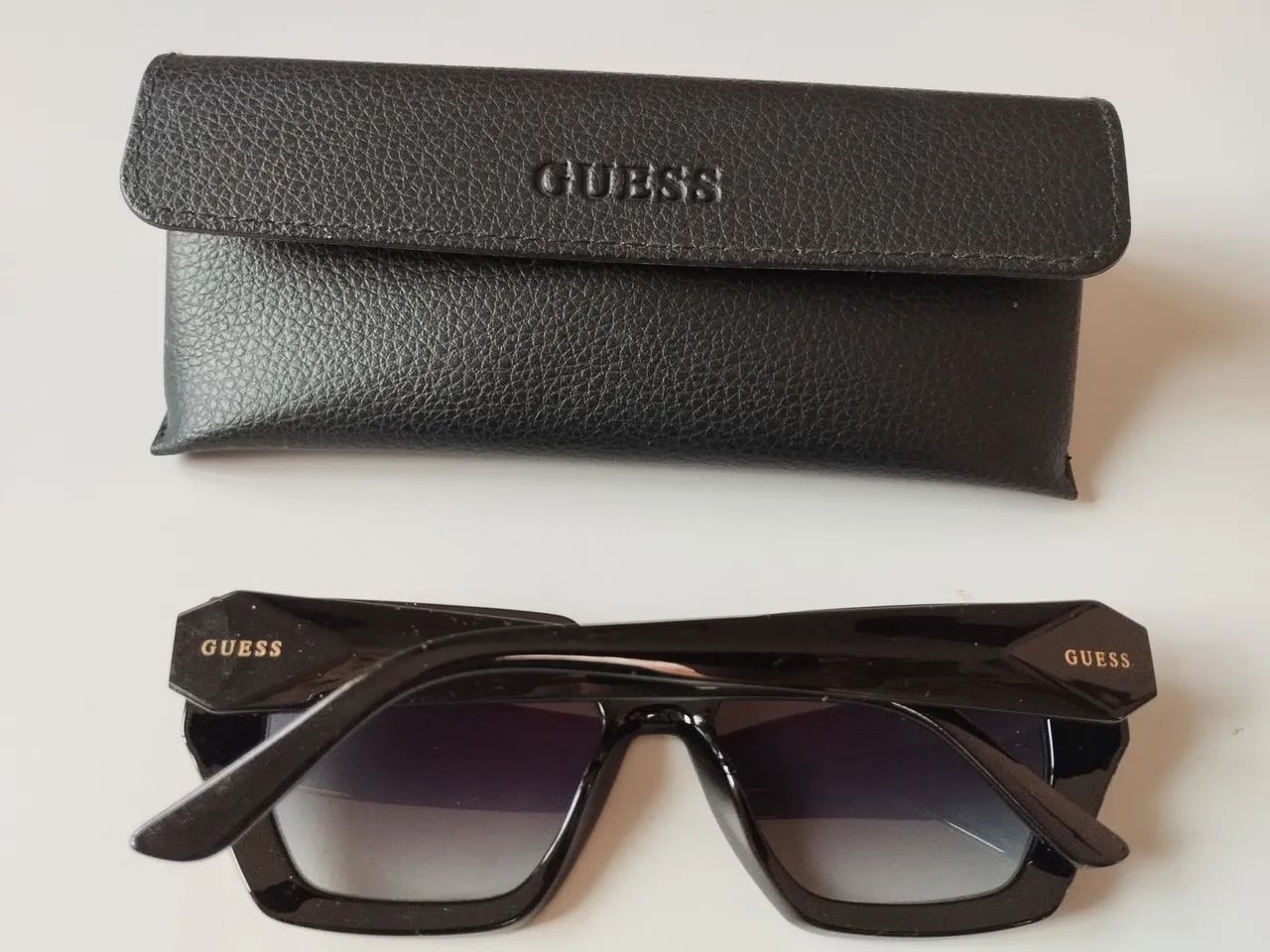 Óculos de Sol Guess Feminino - excelente estado  - Foto 2