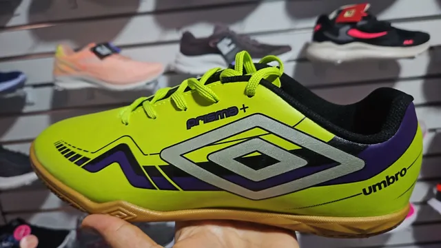PROMOÇÃO CHUTEIRA FUTSAL UMBRO ORIGINAL-R$129.00 AVISTA.