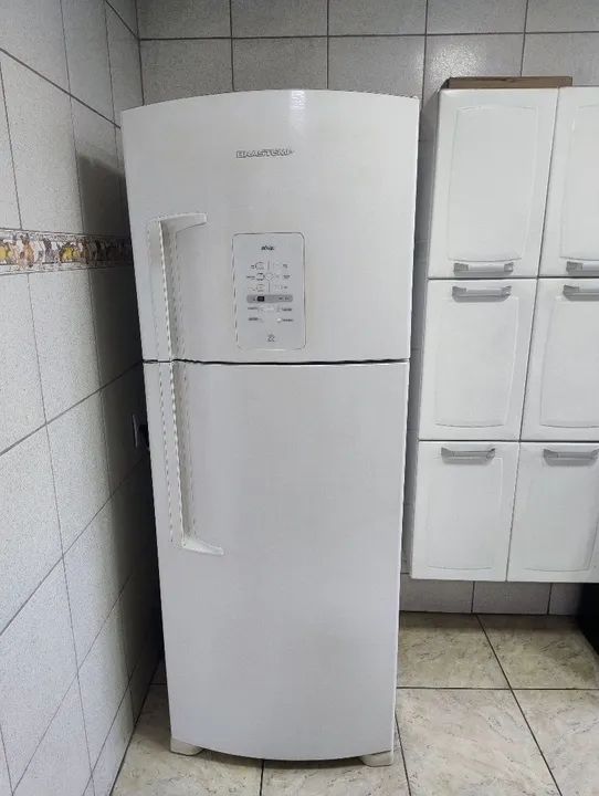 Vendo móveis e geladeira brastemp
