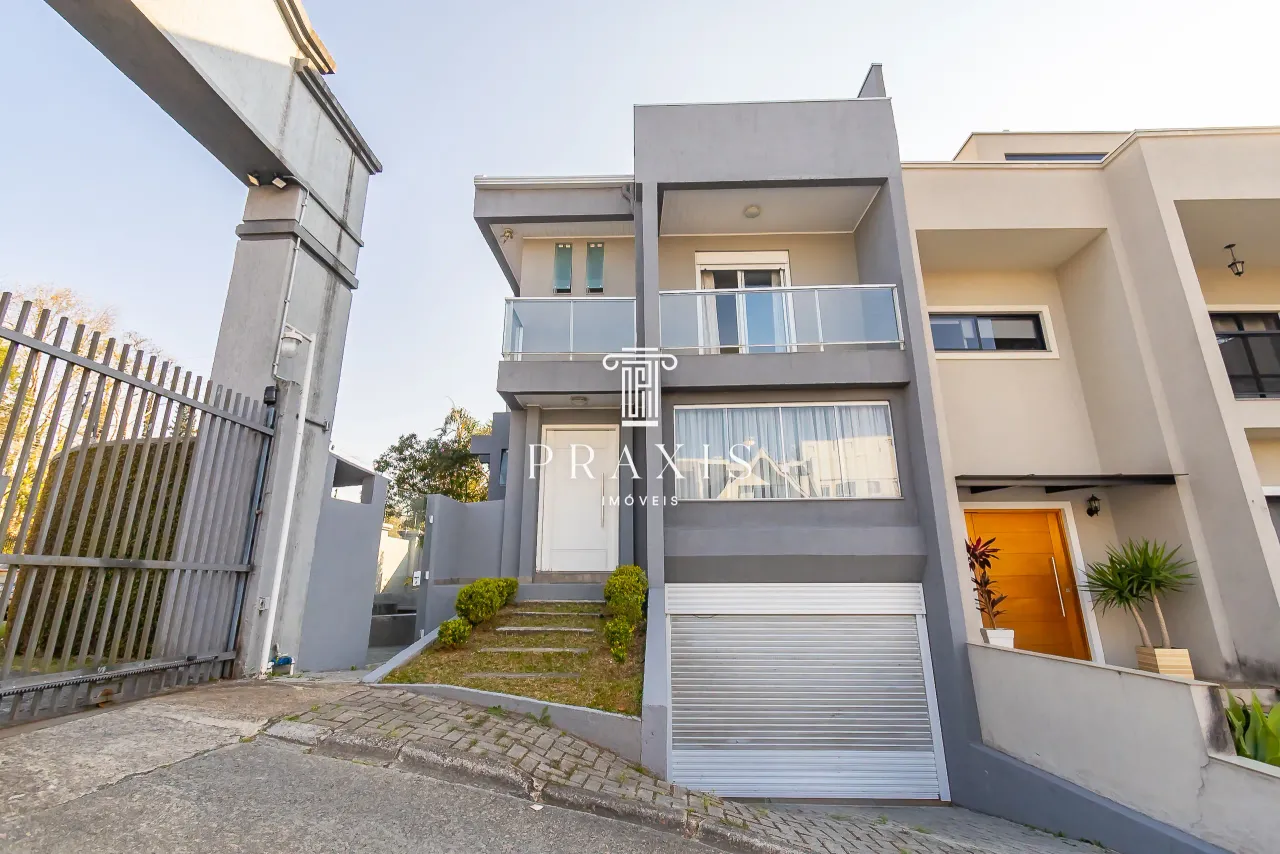 Casa a venda em condomínio fechado, 3 suítes, 3 vagas de garagem no Santa Cândida, Curitib