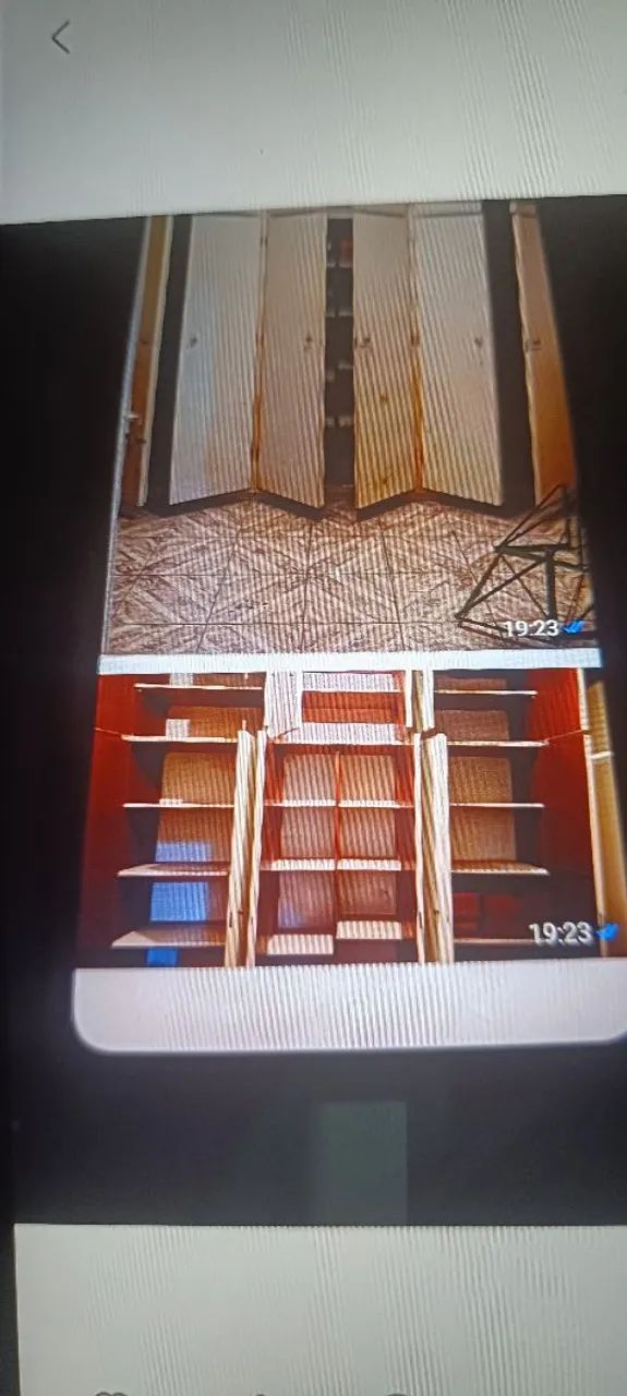 Guarda-roupa branco com portas dobráveis - Foto 3