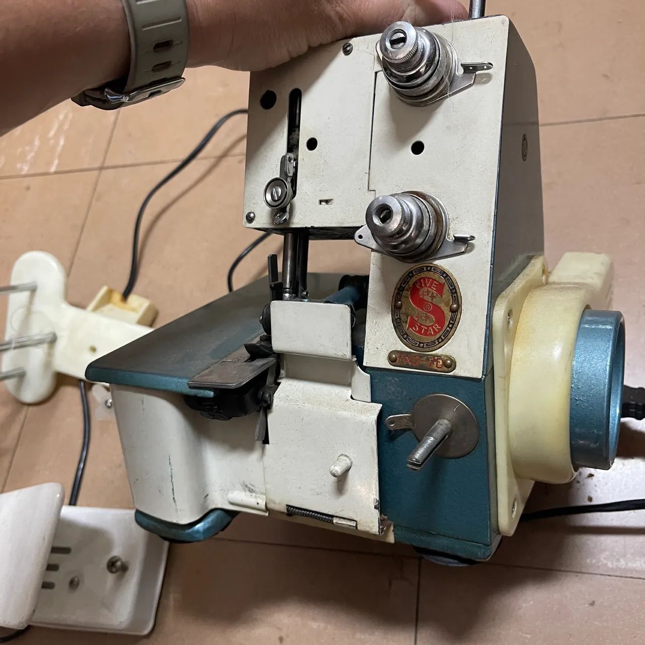 Máquina de costura overlock five star fn2-7d - Foto 5