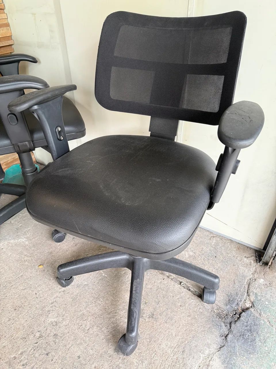 VENDE CADEIRA GIRATÓRIA 