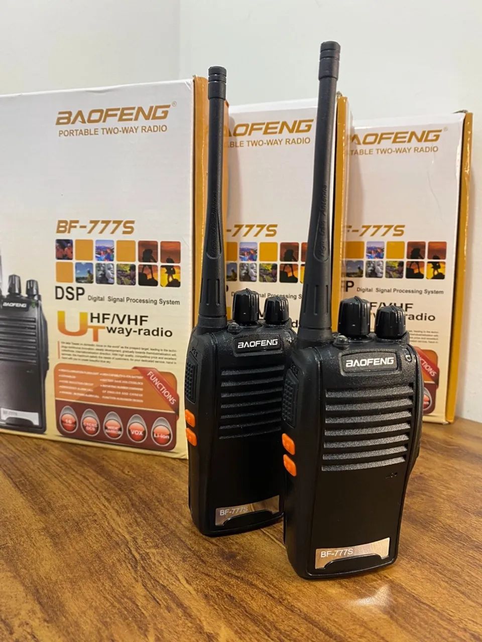 Kit 2 Rádio Uhf 16 Canais Comunicador Com Fone Walktalk Bf-777s  - Foto 3