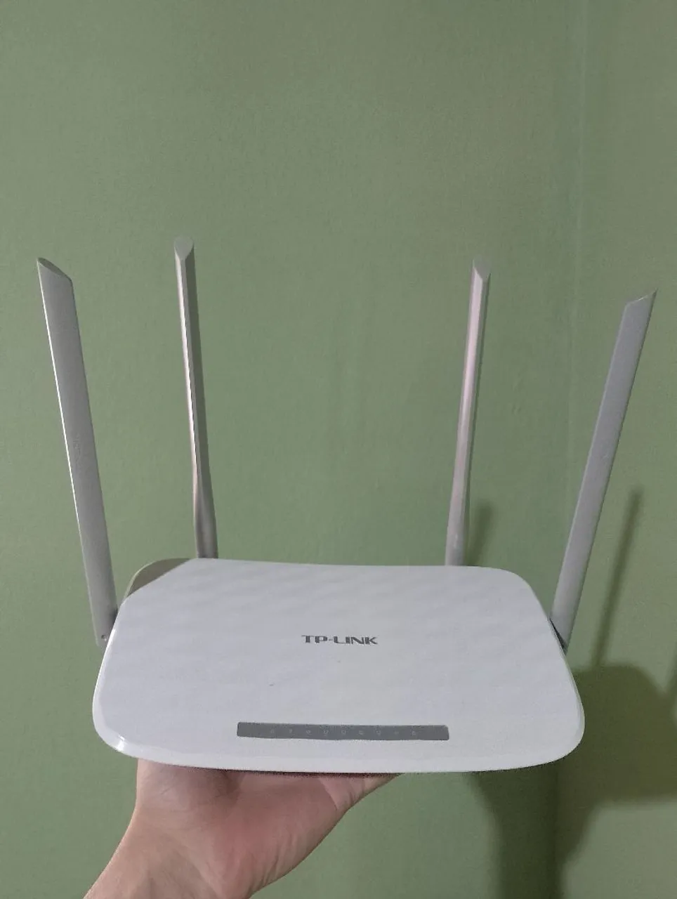 Repetidor TP-Link com 4 antenas - Wi-fi AC900