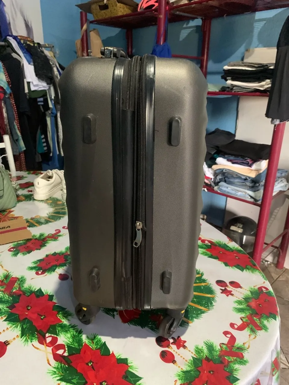 Mala de Viagem Cinza de 10kg. Parcelo no cartão.