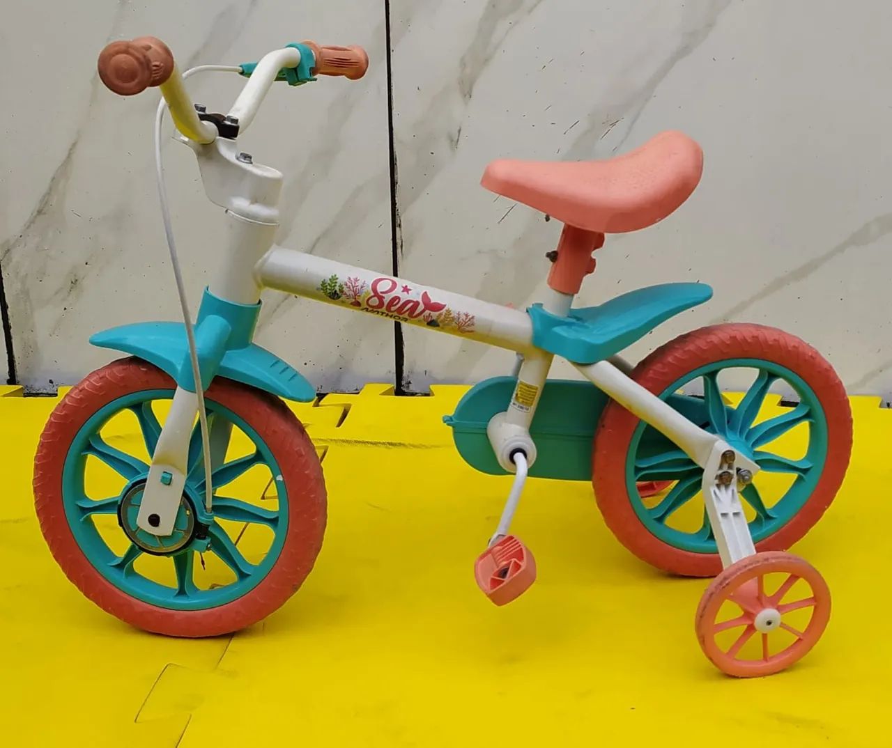 Bicicleta infantil aro 12 princesas - Foto 2
