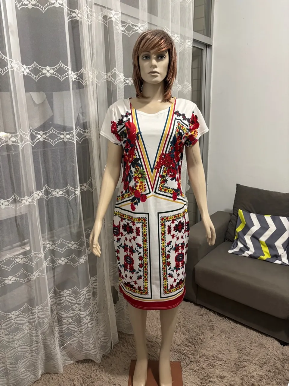 Vestido Floral Elegante e Moderno