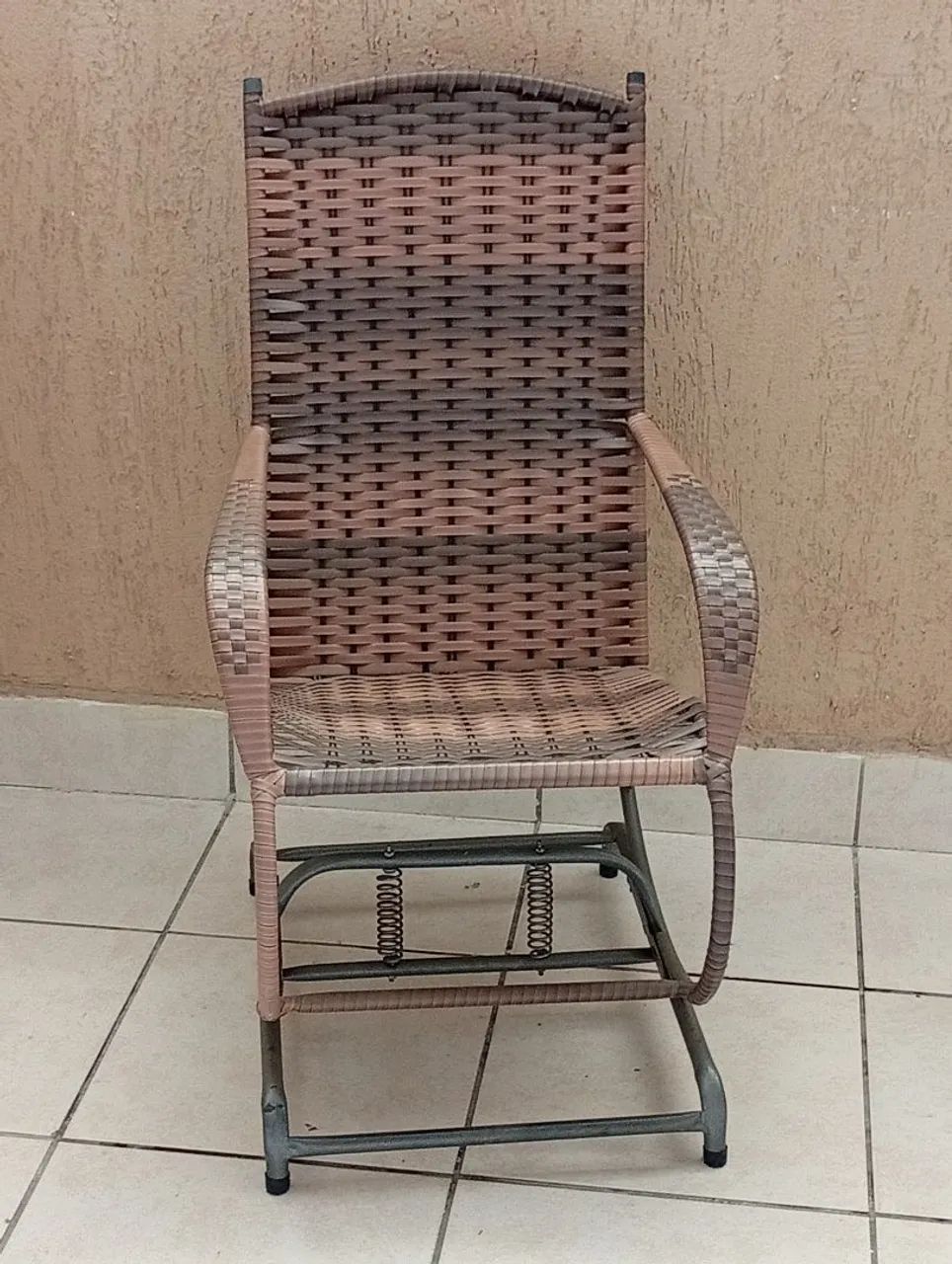 Selling rocking chairs64842071474305120