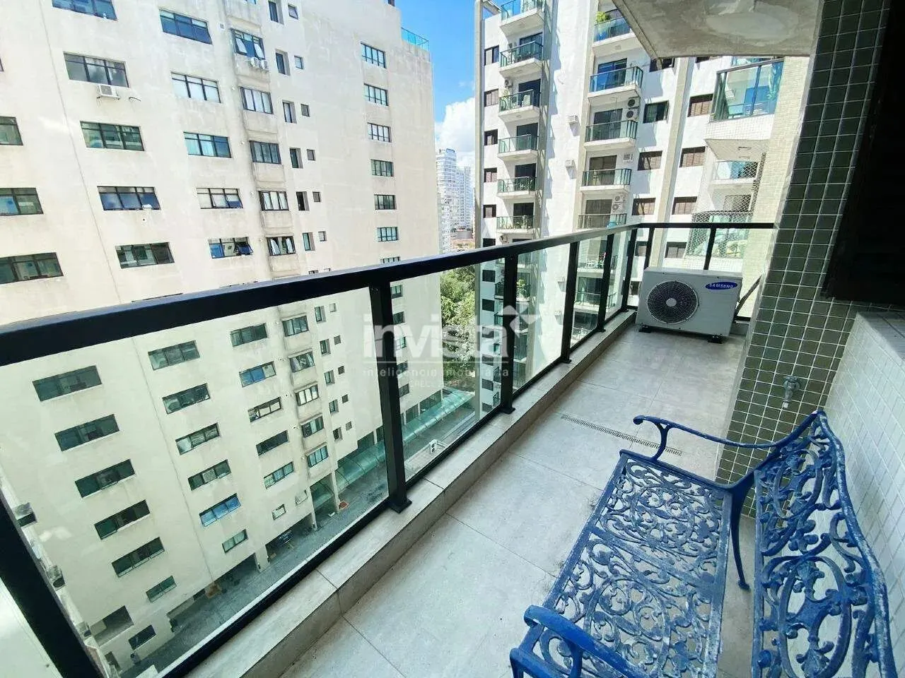Locação de 3 dormitórios mobiliados com vista lateral para o Mar, bairro do Boqueirão