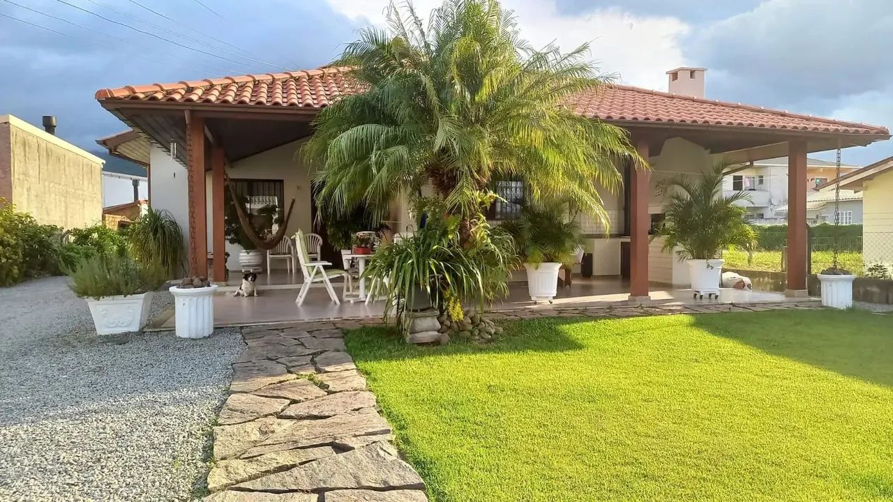 Chácara para aluguel com 4 quartos 1 suíte, 220,7m² em Aririú da Formiga Palhoça