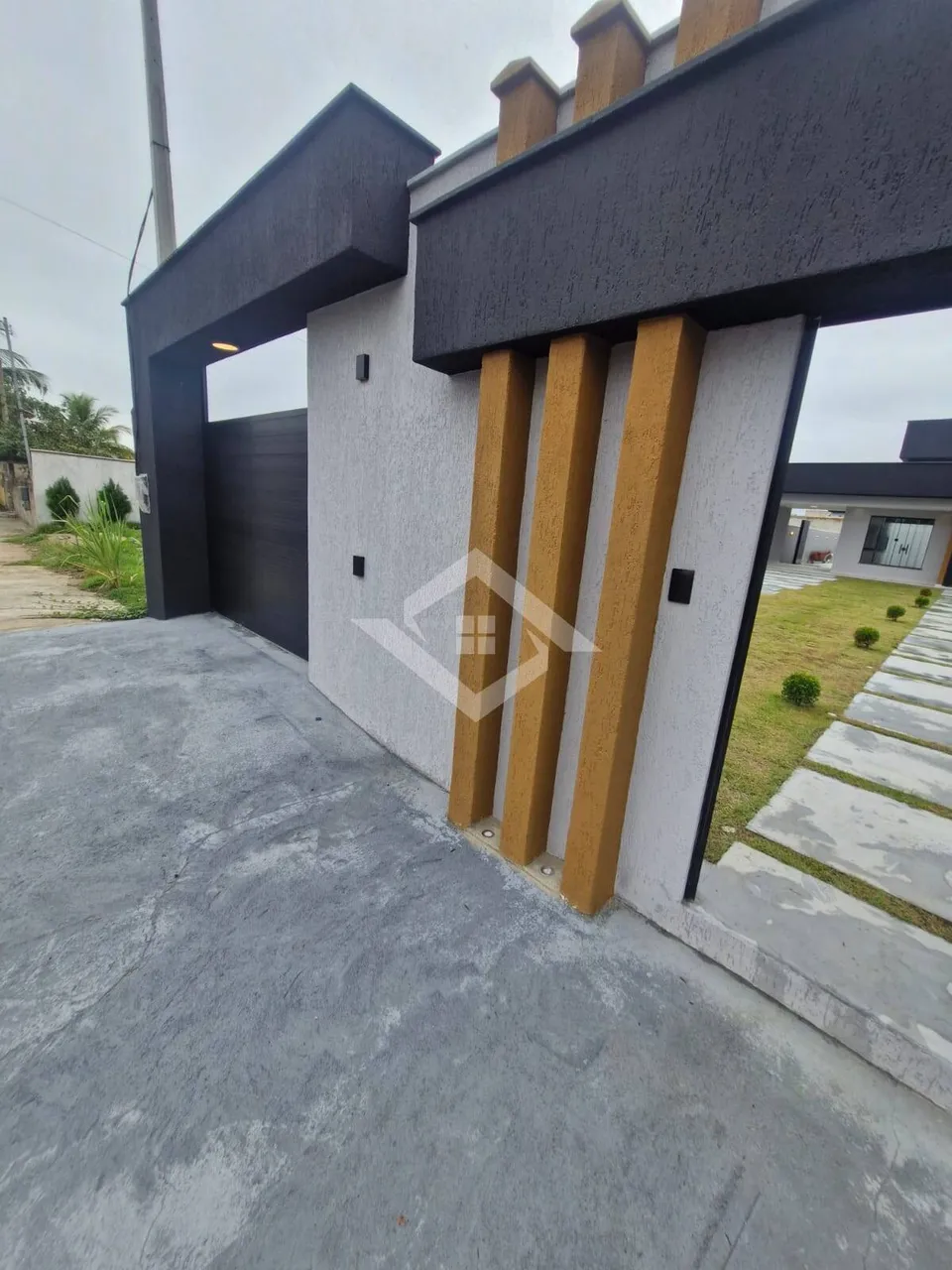 Casa 3 Quartos com Piscina Recém-Construída em Maricá