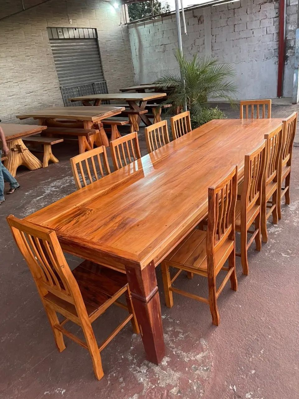 Mesa de madeira 3mts com 10 cadeiras - Foto 3