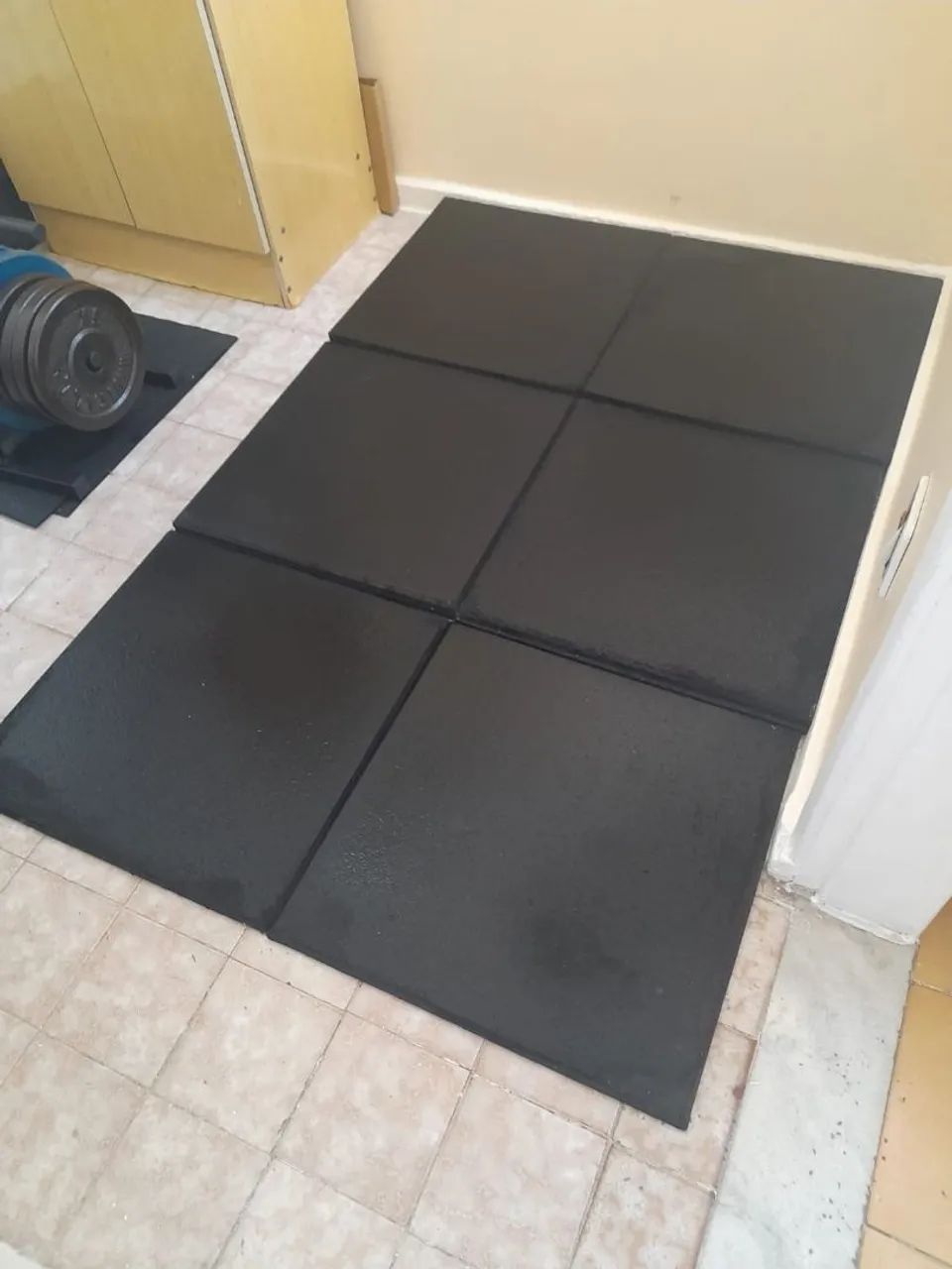 Piso emborrachado 50 x 50 cm para academia - Foto 3