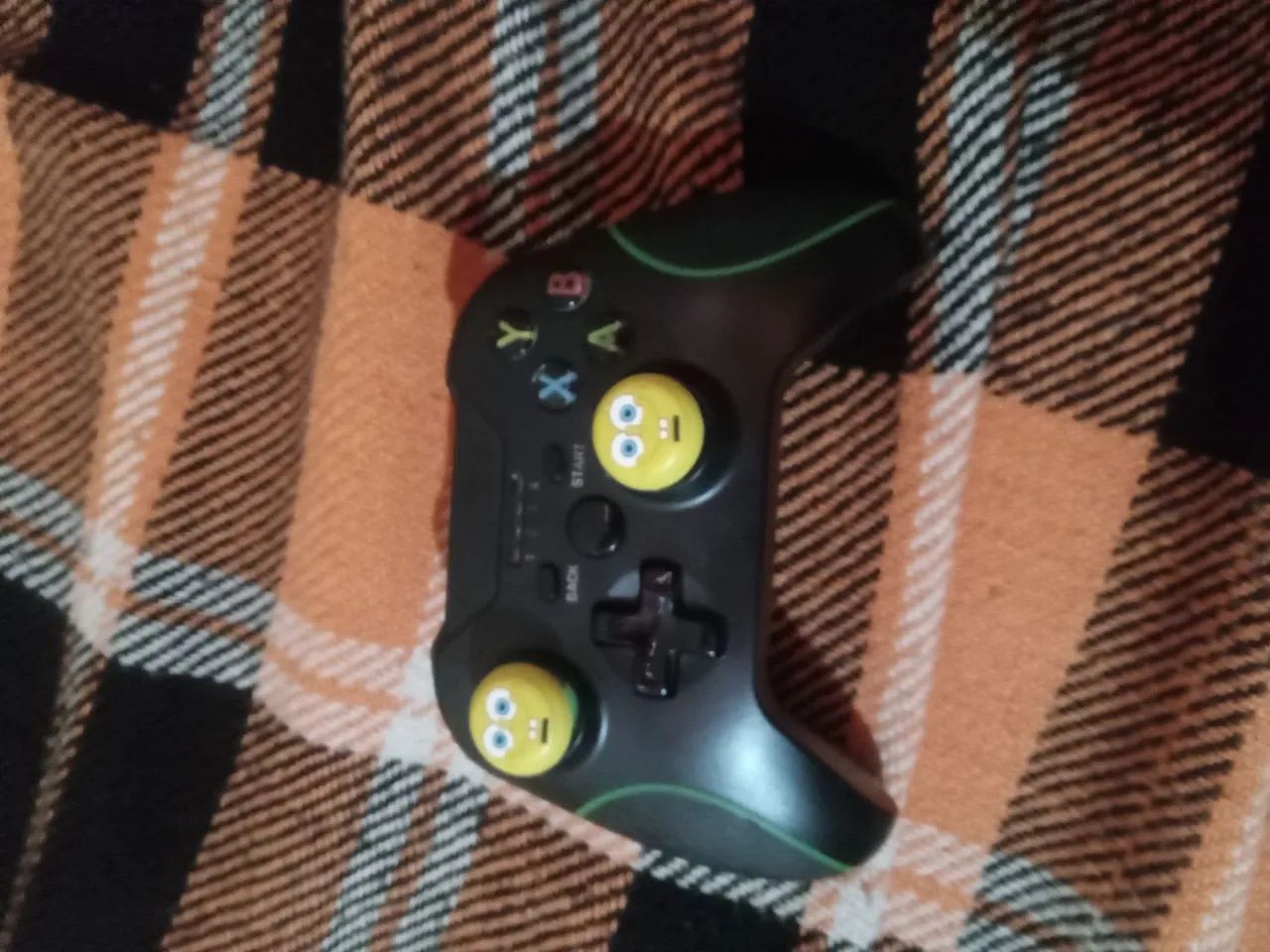 Controle Xbox One Sem Fio (NÃO acompanha as borrachas no analogico)