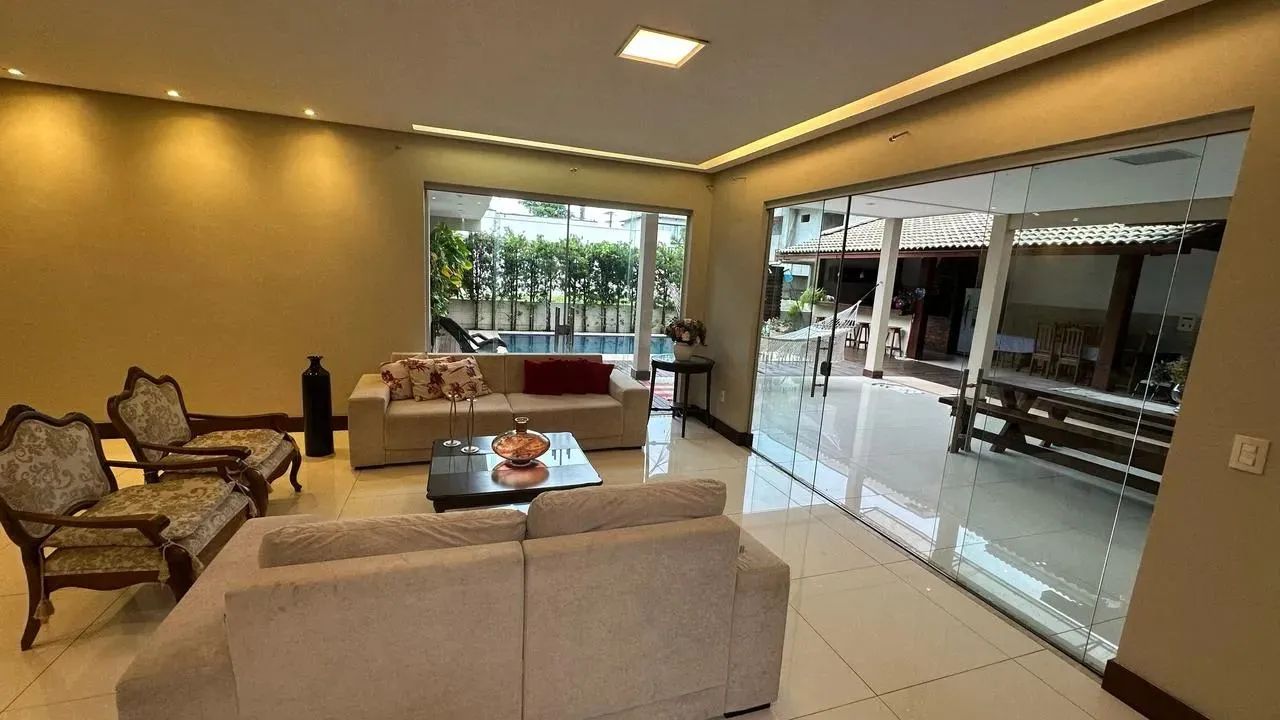 CASA DE ALTO PADRÃO COM 5/4 EM CONDOMÍNIO