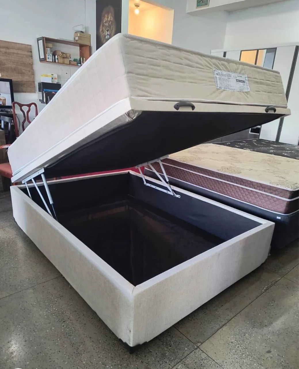 Cama baú bege ou preta com colchão em molas ensacadas 