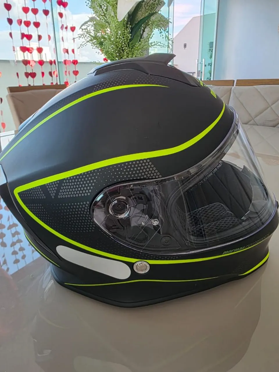 Capacete Mormaii M1 Preto e Neon - 56