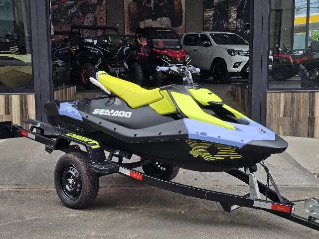 JET SKI SPARK TRIXX ANO 2024 COM CARRETA