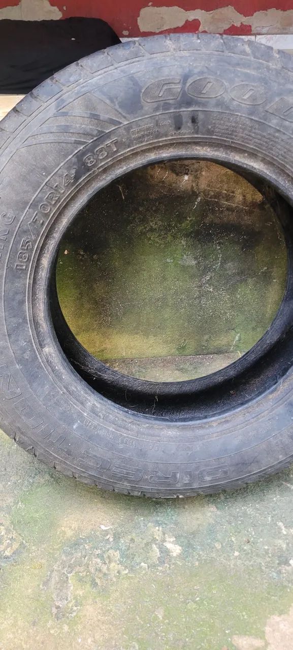 Pneu 185/70/14  70 % de vida 