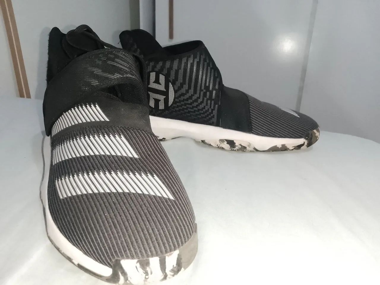 Tênis ADIDAS (não sei qual é o modelo)