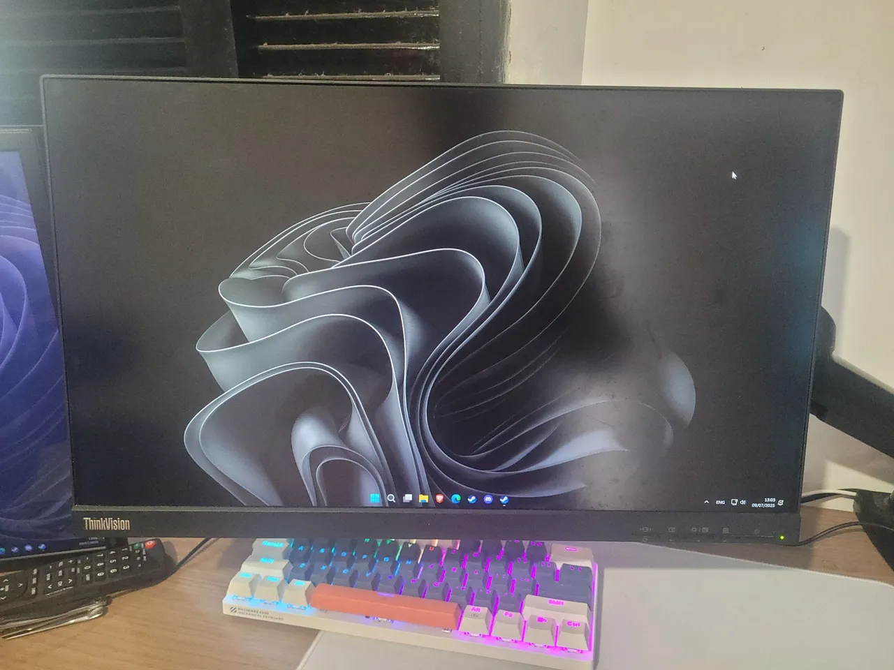 Monitor ThinkVision - Impecável! 75Hz 1080p