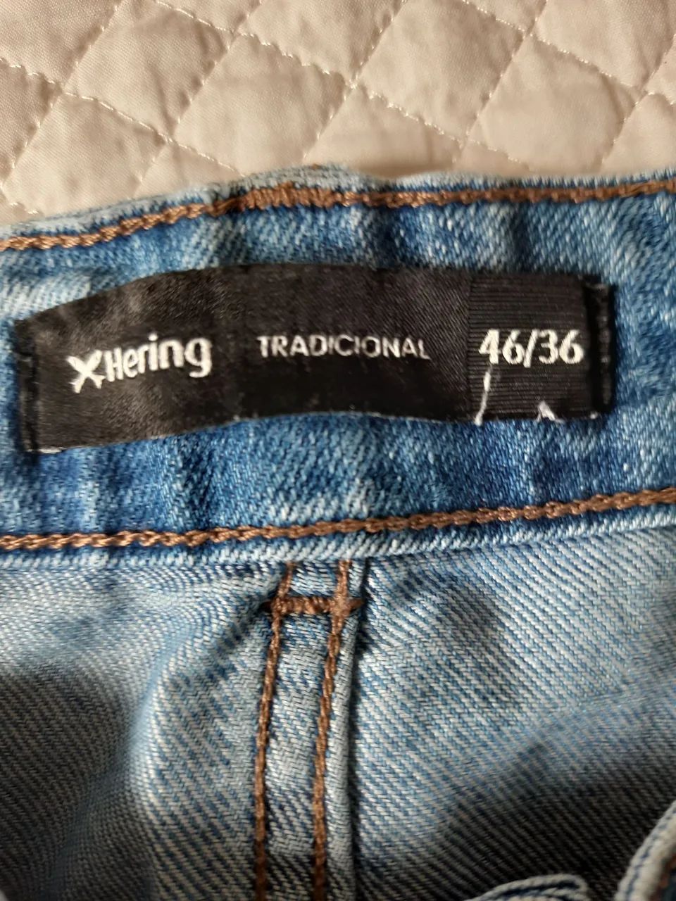 Calça jeans Hering, 46, bom estado  - Foto 2