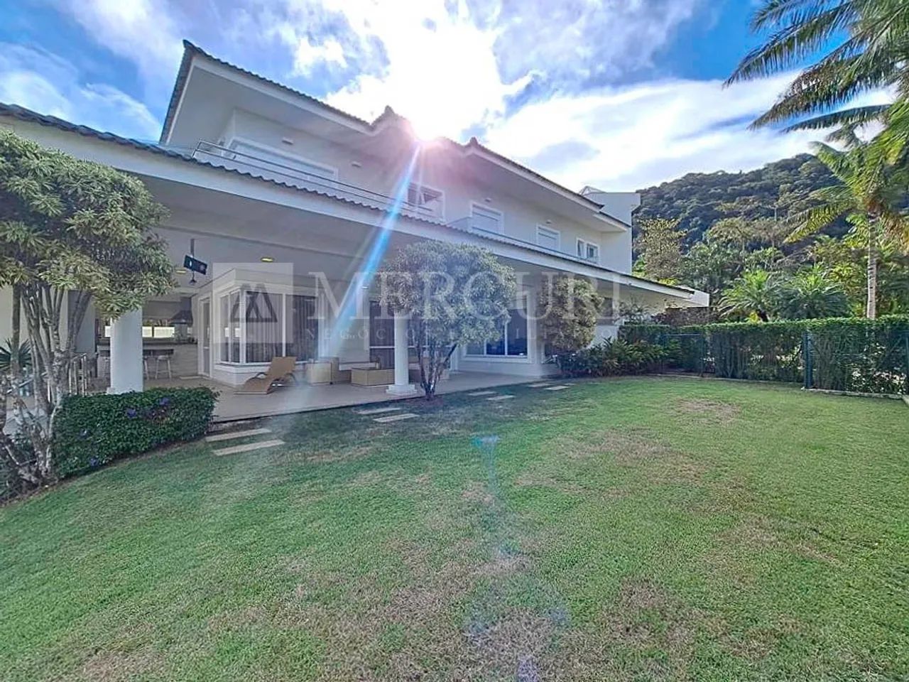 Casa de Alto Padrão com Piscina e Espaço Gourmet no Guarujá - Foto 3