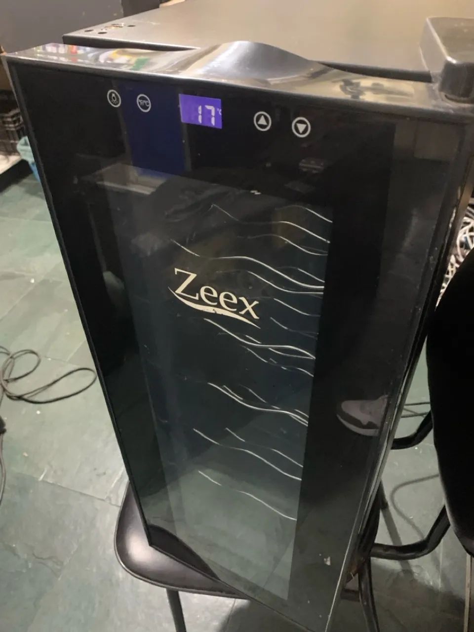 Adega de vinho Zeex climatizada