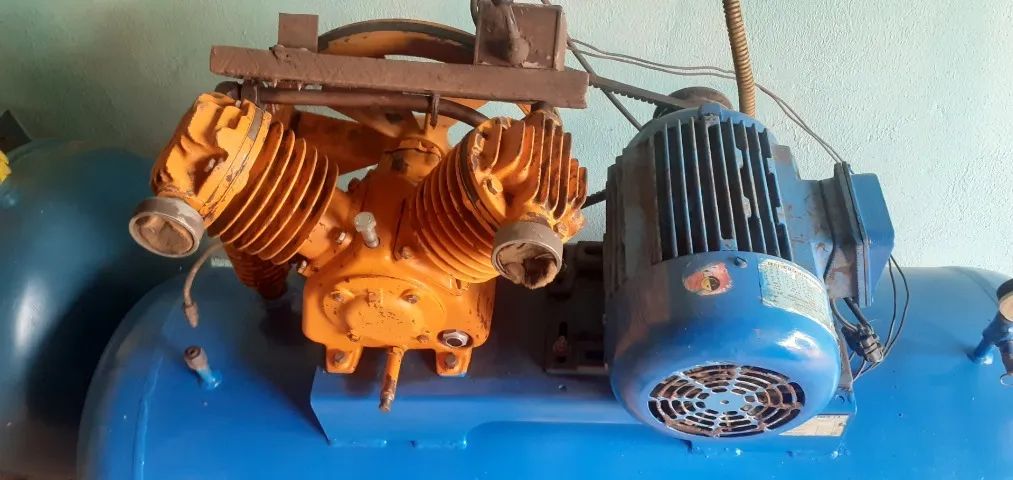 Compressor Schulz. 230 litros, 2 cabeçotes, usado - Foto 4