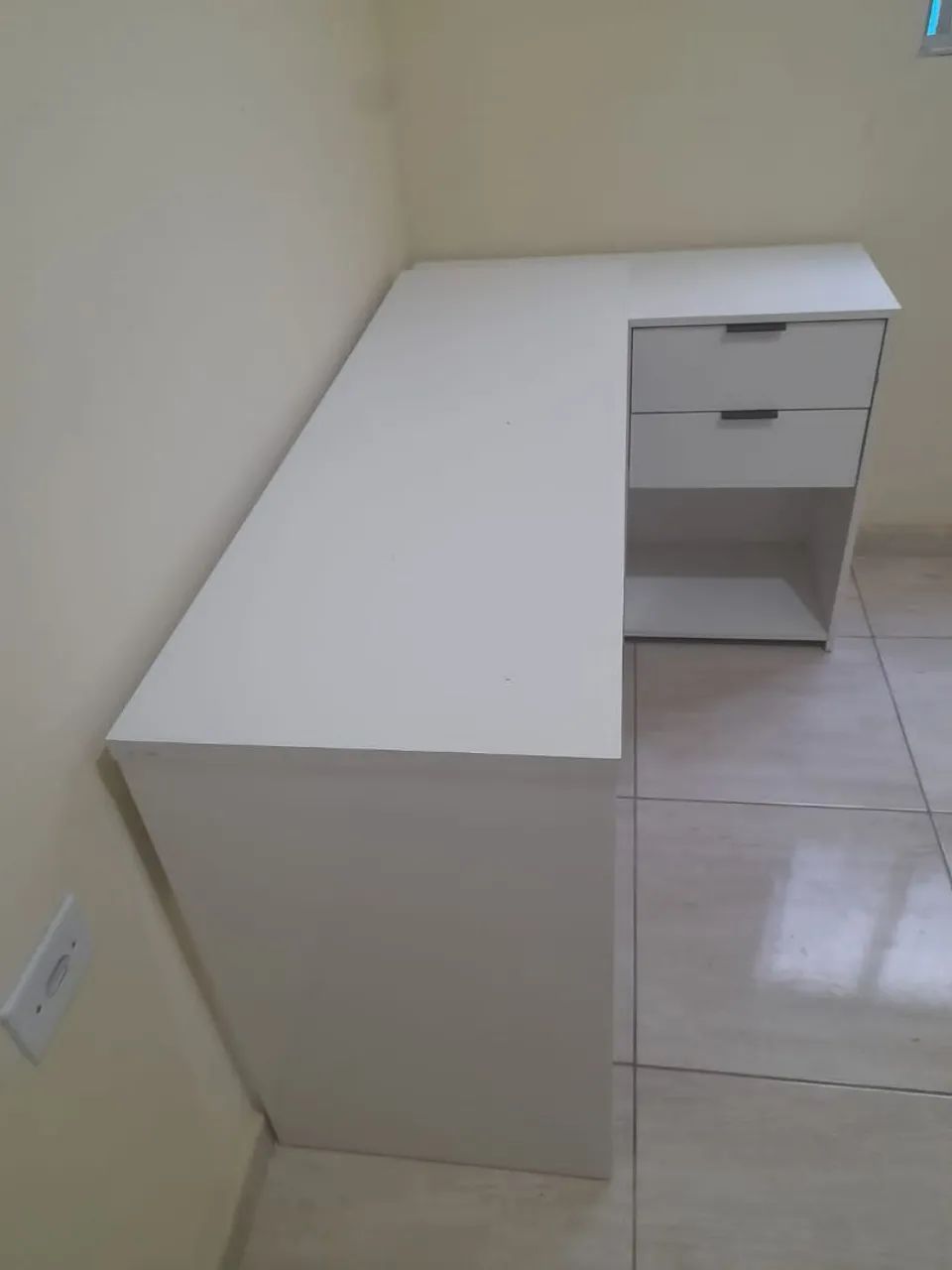 Escrivaninha de Canto Branca em MDF - Foto 5