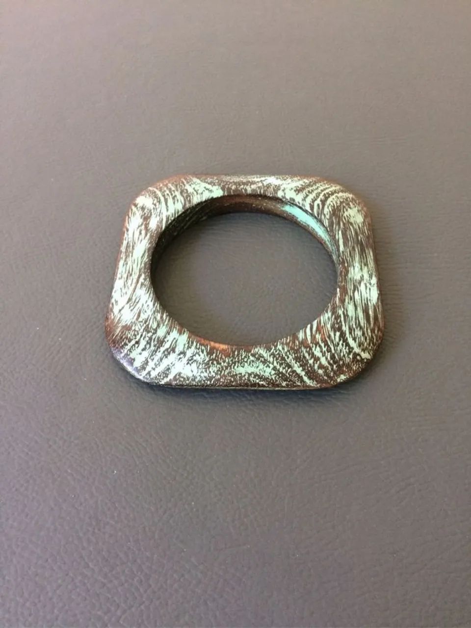 Pulseira em madeira