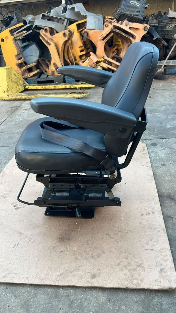 Assento retroescavadeira CASE 580M peça original reformada