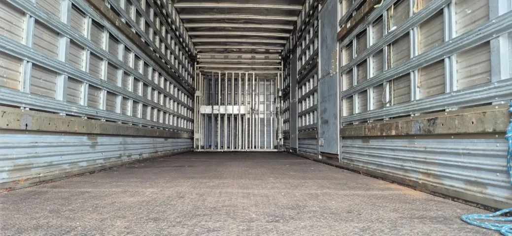 Ford cargo 2429, com baú de 10,20 mts. - Foto 7