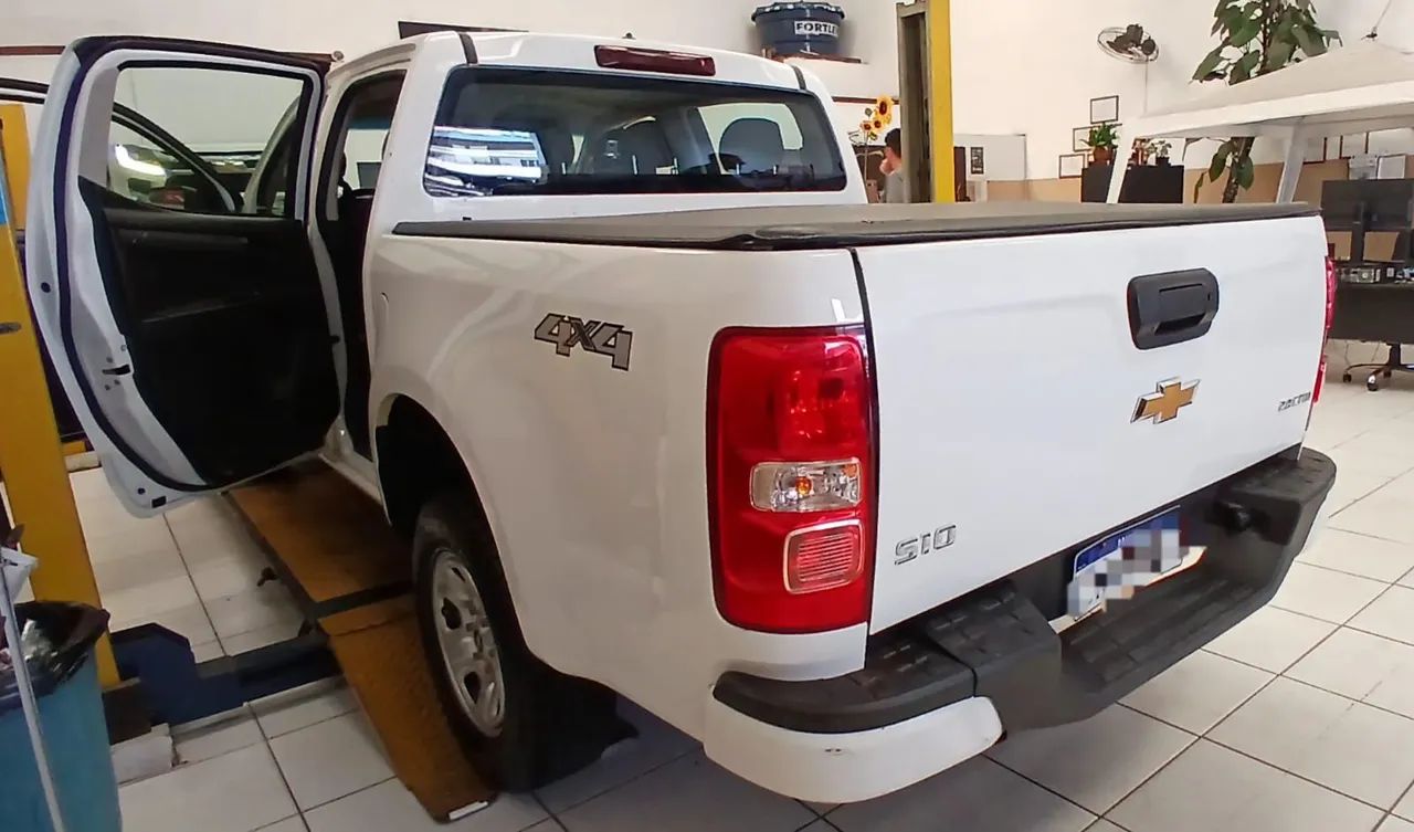 Chevrolet S10 Pick-up LS 2.8 TDI 4X4 CD Dies. Mec. 2024 - Foto 3