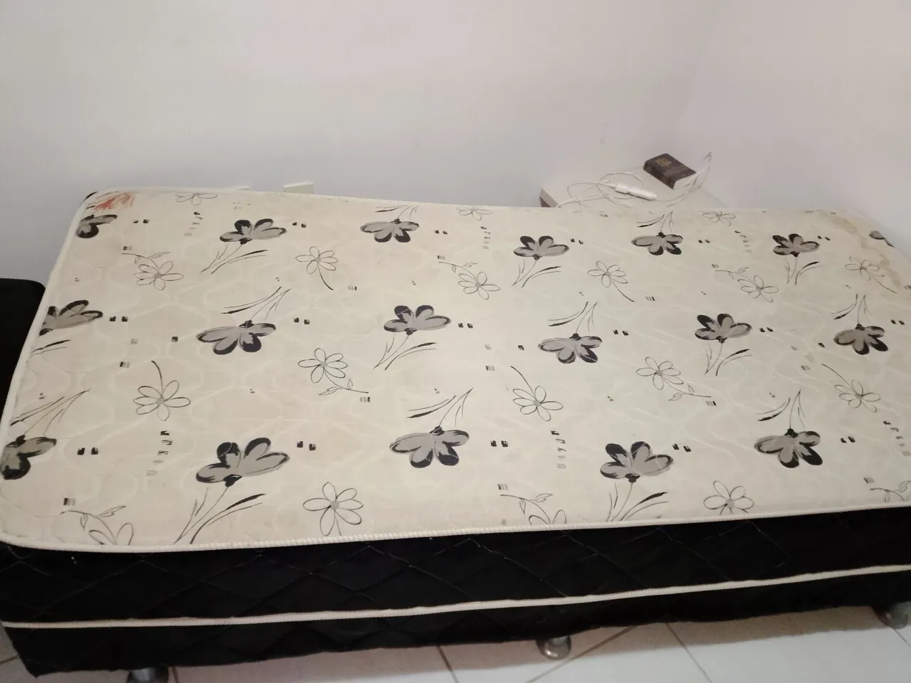 BASE de cama de solteiro