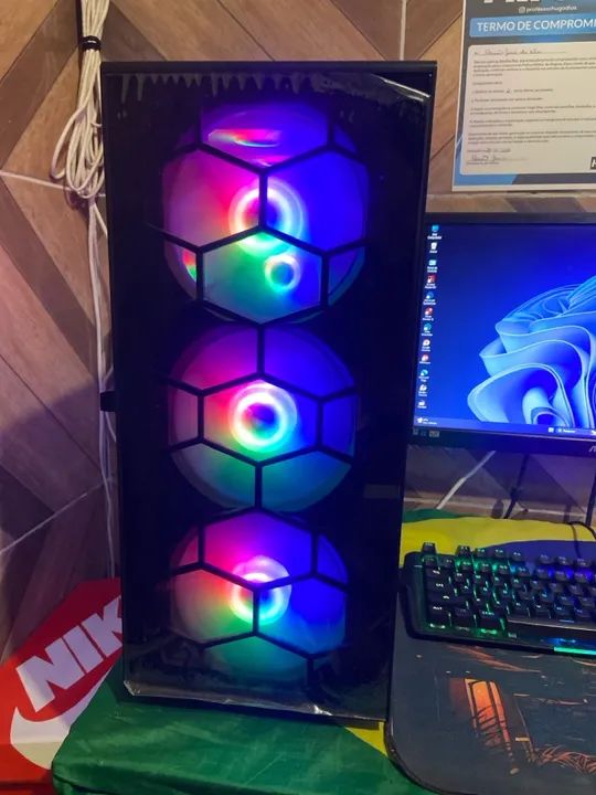 PC GAMER DE ENTRADA ( COMPLETO )