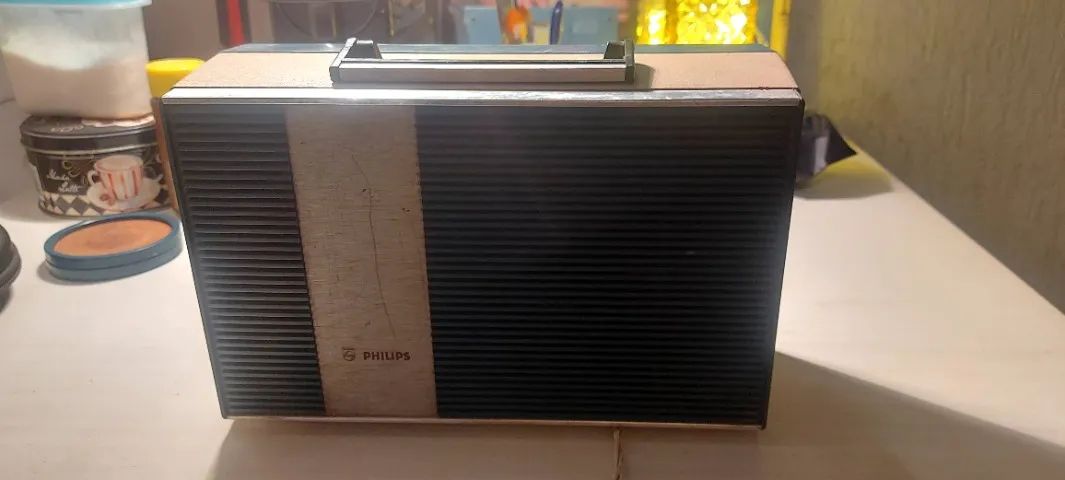 Antiga vitrola portátil Philips A6GF101 anos 70 - Foto 2
