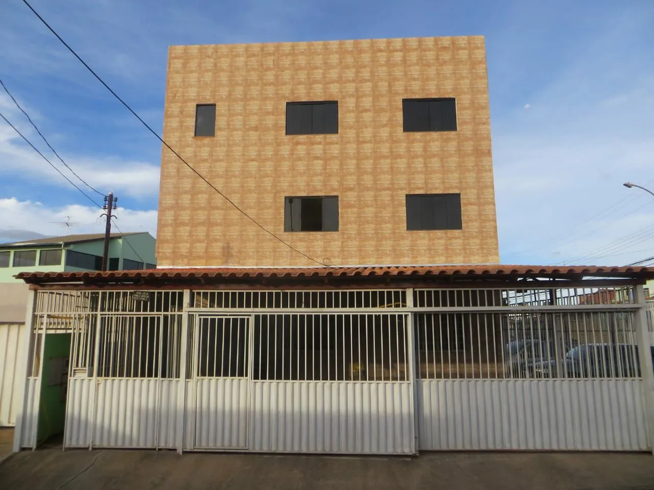 Apto  em área residencial Qn15E Excelente localização direto c/proprietário 