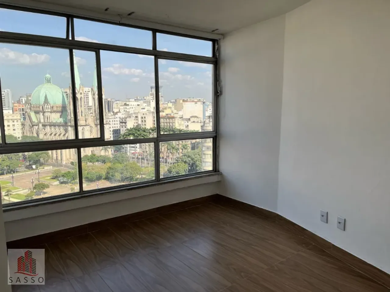 Alugo sala comercial no Brás.
